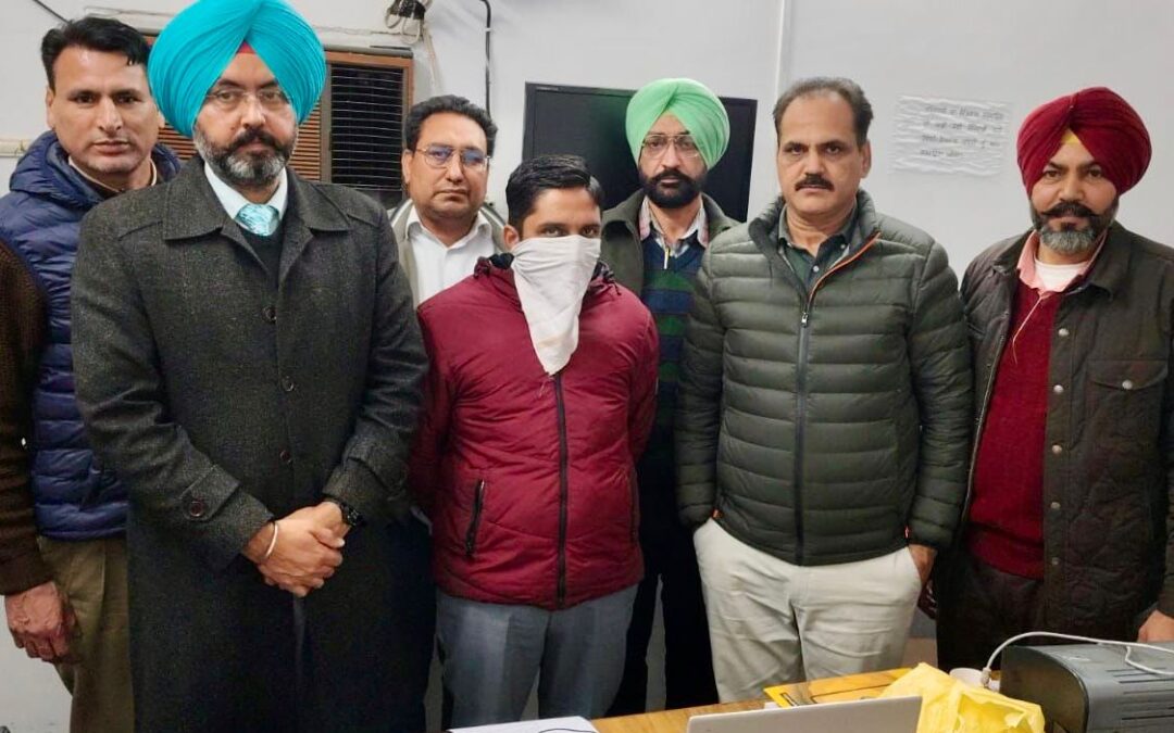 ਤਹਿਸੀਲਦਾਰ ਦੇ ਨਾਮ ਉਪਰ 11000 ਰੁਪਏ ਰਿਸ਼ਵਤ ਹਾਸਲ ਕਰਦਾ ਵਸੀਕਾ ਨਵੀਸ ਰੰਗੇ ਹੱਥੀਂ ਗ੍ਰਿਫਤਾਰ