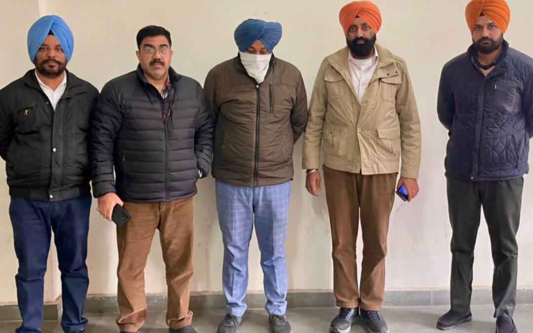 20,000 ਰੁਪਏ ਰਿਸ਼ਵਤ ਲੈਂਦਾ ਮਾਲ ਪਟਵਾਰੀ ਵਿਜੀਲੈਂਸ ਬਿਊਰੋ ਵੱਲੋਂ ਰੰਗੇ ਹੱਥੀਂ ਕਾਬੂ