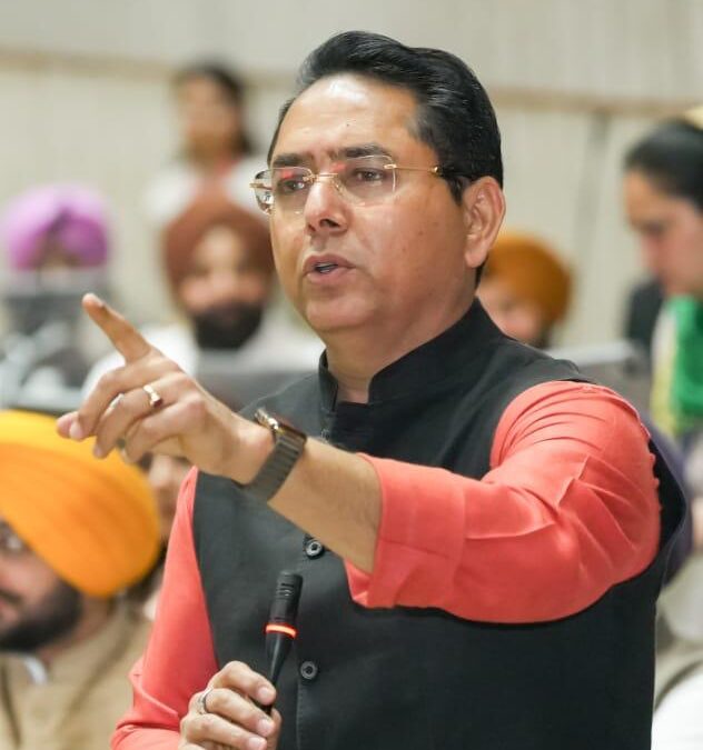 ਅਮਨ ਅਰੋੜਾ ਨੇ ਭ੍ਰਿਸ਼ਟਾਚਾਰ ‘ਤੇ ਲਪੇਟ ‘ਚ ਲਿਆ: ‘ਬੇਬੁਨਿਆਦ ਇਲਜ਼ਾਮ ਜਨਤਕ ਟਰੱਸਟ ਨੂੰ ਤੋੜਦੇ ਹਨ’