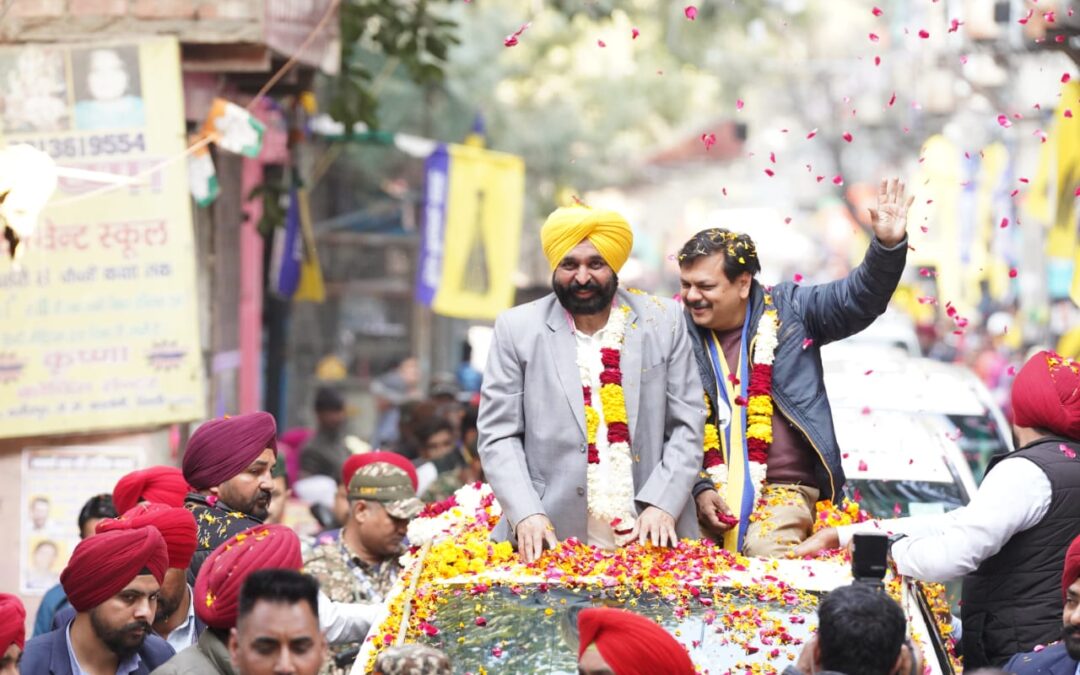 ਮਾਨ ਨੇ ਕੇਜਰੀਵਾਲ ਨੂੰ ਜਿੱਤਾਉਣ ਦੀ ਕੀਤੀ ਅਪੀਲ, ਕਿਹਾ-ਦਿੱਲੀ ਵਾਸੀ ਰਾਜਨੀਤੀ ਦੀ ਬਜਾਏ ਤਰੱਕੀ ਨੂੰ ਚੁਣਨ