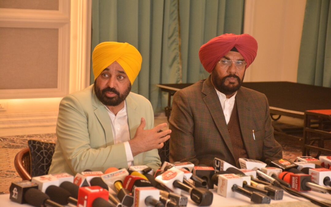 ਮੁੱਖ ਮੰਤਰੀ ਵੱਲੋਂ ਅਮਰੀਕਾ ਤੋਂ ਡਿਪੋਰਟ ਹੋਏ ਭਾਰਤੀਆਂ ਨੂੰ  ਲਿਆ ਰਹੇ ਜਹਾਜ਼ ਨੂੰ ਮੁੜ ਅੰਮ੍ਰਿਤਸਰ ਵਿਖੇ ਉਤਾਰਨ ਬਾਰੇ ਕੇਂਦਰ ਦੇ ਫੈਸਲੇ ਦੀ ਜ਼ੋਰਦਾਰ ਮੁਖਾਲਫ਼ਤ