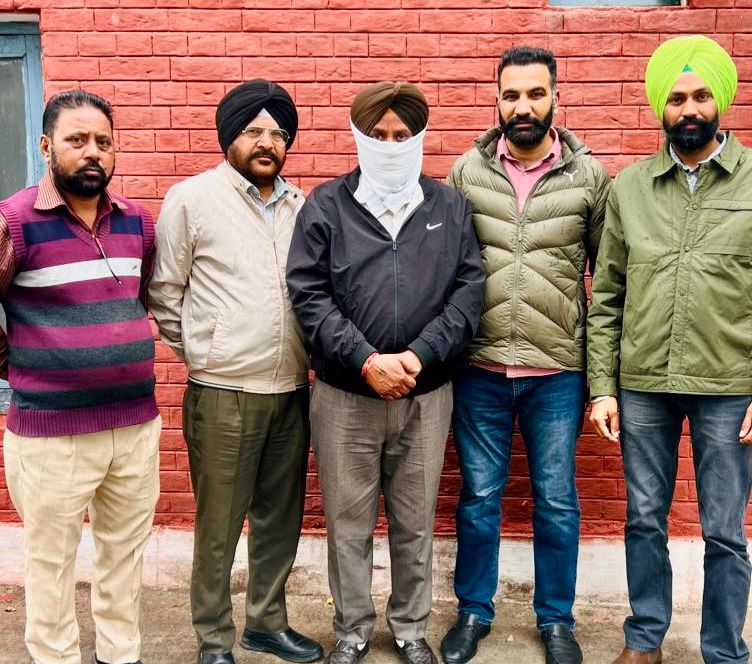 ਪੁਲਿਸ ਮੁਲਜ਼ਮਾਂ ਤਰਫੋਂ ਰਿਸ਼ਵਤ ਮੰਗਣ ਦੇ ਦੋਸ਼ ਹੇਠ ਹੋਮ ਗਾਰਡ ਦਾ ਵਾਲੰਟੀਅਰ ਵਿਜੀਲੈਂਸ ਬਿਊਰੋ ਵੱਲੋਂ ਗ੍ਰਿਫ਼ਤਾਰ