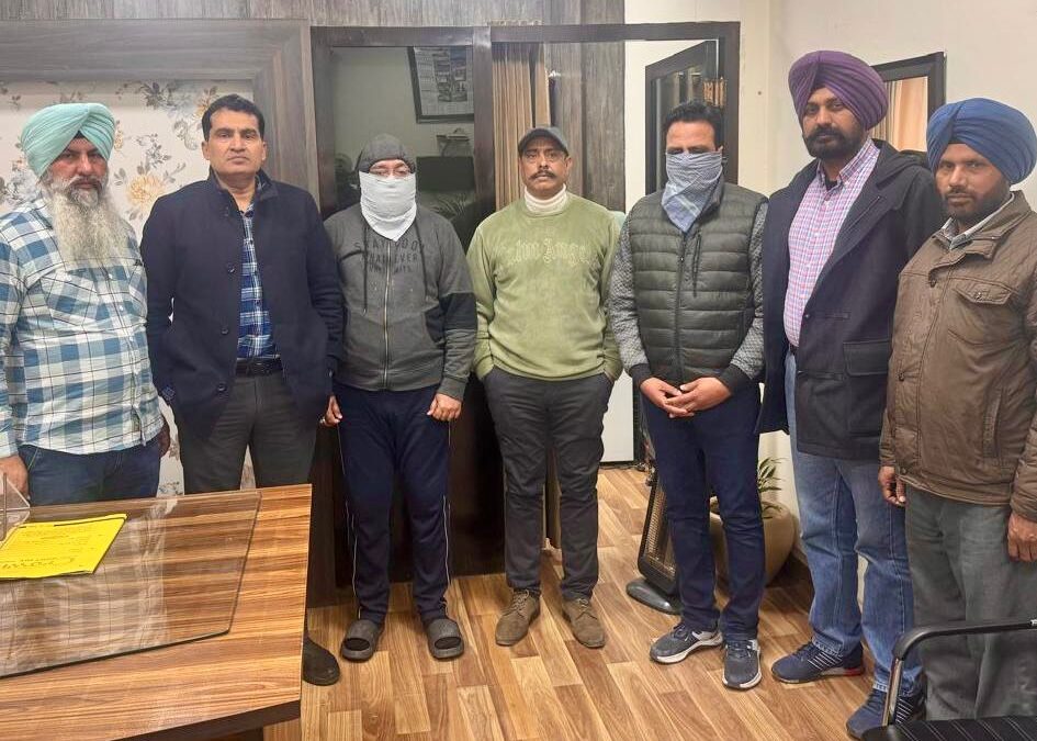 ਪੀ.ਐਸ.ਪੀ.ਸੀ.ਐਲ. ਦਾ ਡਿਪਟੀ ਚੀਫ਼ ਇੰਜੀਨੀਅਰ ਅਤੇ ਲਾਈਨਮੈਨ 50,000 ਰੁਪਏ ਰਿਸ਼ਵਤ ਲੈਂਦਾ ਵਿਜੀਲੈਂਸ ਬਿਊਰੋ ਵੱਲੋਂ ਕਾਬੂ