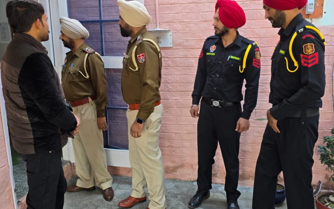 ਨਸ਼ਾ ਤਸਕਰੀ ਦੇ ਦੋਸ਼ਾਂ ਹੇਠ ਹੁਸ਼ਿਆਰਪੁਰ ਕੇਂਦਰੀ ਜੇਲ੍ਹ ਦੇ ਸੁਪਰਡੈਂਟ ਸਮੇਤ ਪੰਜ ਜੇਲ੍ਹ ਅਧਿਕਾਰੀਆਂ ਅਤੇ ਦੋ ਕੈਦੀਆਂ ਵਿਰੁੱਧ ਮੁਕੱਦਮਾ ਦਰਜ