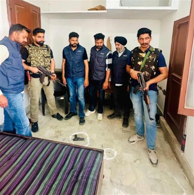 ਮੋਗਾ ਕਤਲ ਕਾਂਡ: ਪੰਜਾਬ ਪੁਲਿਸ ਨੇ ਮੋਗਾ ‘ਚ ਗੈਂਗਸਟਰ ਮਲਕੀਤ ਮਨੂੰ ਨੂੰ ਸੰਖੇਪ ਗੋਲੀਬਾਰੀ ਉਪੰਰਤ ਕੀਤਾ ਗ੍ਰਿਫ਼ਤਾਰ