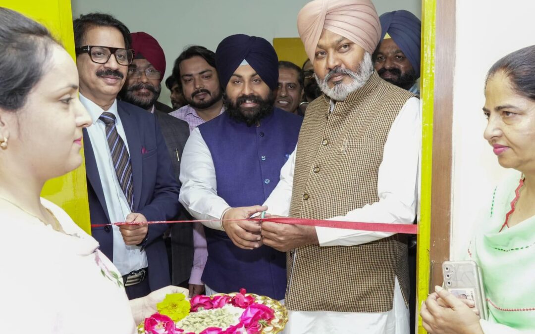 ਵਿੱਤ ਮੰਤਰੀ ਚੀਮਾ ਅਤੇ ਸੂਚਨਾ ਤੇ ਲੋਕ ਸੰਪਰਕ ਮੰਤਰੀ ਬੈਂਸ ਵੱਲੋਂ ਪੱਤਰਕਾਰਾਂ ਨੂੰ ਬਿਹਤਰ ਕੰਮਕਾਜੀ ਮਾਹੌਲ ਪ੍ਰਦਾਨ ਕਰਨ ਲਈ ਅਤਿ-ਆਧੁਨਿਕ ਪ੍ਰੈੱਸ ਲੌਂਜ ਦਾ ਉਦਘਾਟਨ