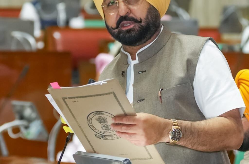 ਪੰਜਾਬ ਦੇ ਸ਼ਹਿਰਾਂ ਵਿੱਚ ਬਣਨਗੀਆਂ ਅਰਬਨ ਅਸਟੇਟ:  ਮੁੰਡੀਆਂ