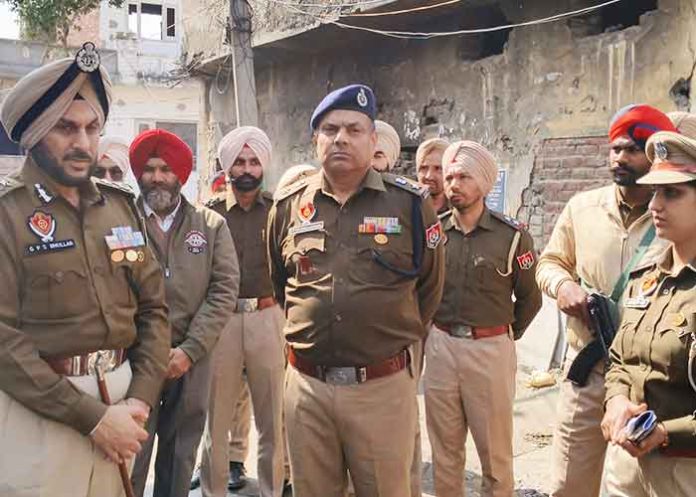 ਯੁੱਧ ਨਸ਼ਿਆਂ ਦੇ ਵਿਰੁੱਧ’ ਦਾ ਤੀਜਾ ਦਿਨ: ਪੰਜਾਬ ਪੁਲਿਸ ਨੇ ਵੱਡੀ ਕਾਰਵਾਈ ਤੋਂ ਬਾਅਦ 70 ਨਸ਼ਾ ਤਸਕਰਾਂ ਨੂੰ ਕੀਤਾ ਗ੍ਰਿਫ਼ਤਾਰ , ਦੋ ਤਸਕਰ ਗੋਲੀਬਾਰੀ ਪਿੱਛੋਂ ਕੀਤੇ ਗਏ ਕਾਬੂ