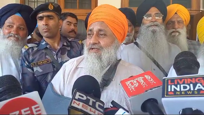 ਸ਼੍ਰੋਮਣੀ ਅਕਾਲੀ ਦਲ ਦੇ ਸ਼੍ਰੋਮਣੀ ਅਕਾਲੀ ਦਲ ਦੇ ਕਾਰਜਕਾਰੀ ਪ੍ਰਧਾਨ ਬਲਵਿੰਦਰ ਸਿੰਘ ਭੂੰਦੜ ਤੇ ਸੁਖਬੀਰ ਸਿੰਘ ਬਾਦਲ ਨੇ ਸ਼੍ਰੋਮਣੀ ਕਮੇਟੀ ਦੇ ਪ੍ਰਧਾਨ ਵਜੋਂ ਅਸਤੀਫਾ ਵਾਪਸ ਲੈਣ ਲਈ ਉਹਨਾਂ ਦੀ ਬੇਨਤੀ ਪ੍ਰਵਾਨ ਕਰਨ ’ਤੇ ਹਰਜਿੰਦਰ ਸਿੰਘ ਧਾਮੀ ਦਾ ਕੀਤਾ ਧੰਨਵਾਦਪ੍ਰਧਾਨ ਬਲਵਿੰਦਰ ਸਿੰਘ ਭੂੰਦੜ ਅਤੇ ਸੁਖਬੀਰ ਸਿੰਘ ਬਾਦਲ ਨੇ ਹਰਜਿੰਦਰ ਸਿੰਘ ਧਾਮੀ ਦਾ ਧੰਨਵਾਦ ਕੀਤਾ