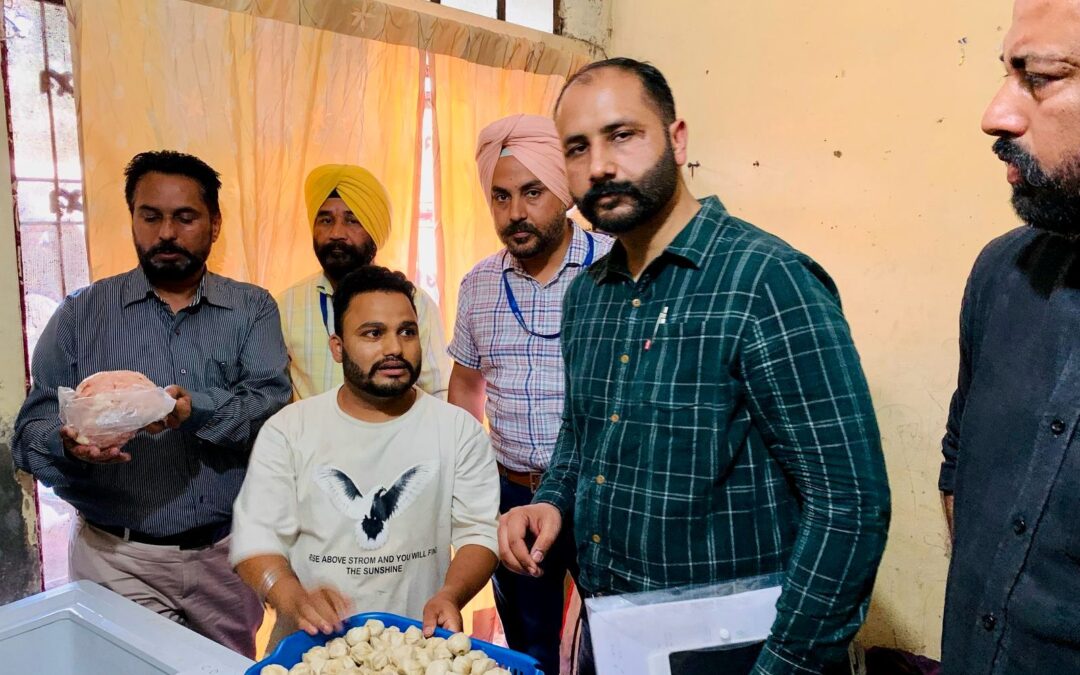 ਵਿਜੀਲੈਂਸ ਬਿਊਰੋ ਅਤੇ ਖੁਰਾਕ ਸੁਰੱਖਿਆ ਵਿਭਾਗ ਵੱਲੋਂ ਡੇਅਰੀਆਂ ਅਤੇ ਦੁਕਾਨਾਂ ਦੀ ਅਚਨਚੇਤ ਚੈਕਿੰਗ; ਜਾਂਚ ਲਈ ਨਮੂਨੇ ਕੀਤੇ ਇਕੱਤਰ