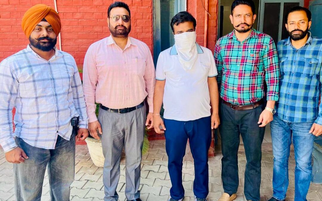 20000 ਰੁਪਏ ਰਿਸ਼ਵਤ ਮੰਗਣ ਦੇ ਦੋਸ਼ ਹੇਠ ਵਿਜੀਲੈਂਸ ਬਿਊਰੋ ਵੱਲੋਂ ਆਡਿਟ ਇੰਸਪੈਕਟਰ ਗ੍ਰਿਫ਼ਤਾਰ