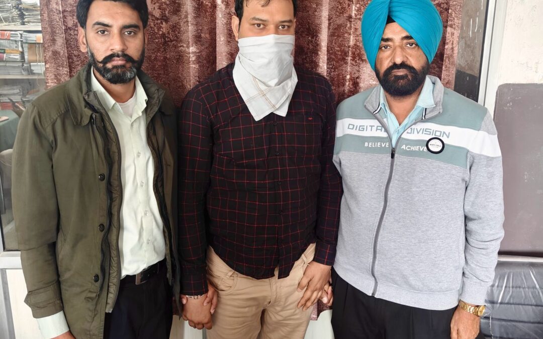 ਇੰਤਕਾਲ ਦਰਜ ਕਰਨ ਲਈ 4000 ਰੁਪਏ ਰਿਸ਼ਵਤ ਲੈਂਦਾ ਪਟਵਾਰੀ ਵਿਜੀਲੈਂਸ ਬਿਉਰੋ ਵੱਲੋਂ ਰੰਗੇ ਹੱਥੀਂ ਗ੍ਰਿਫਤਾਰ