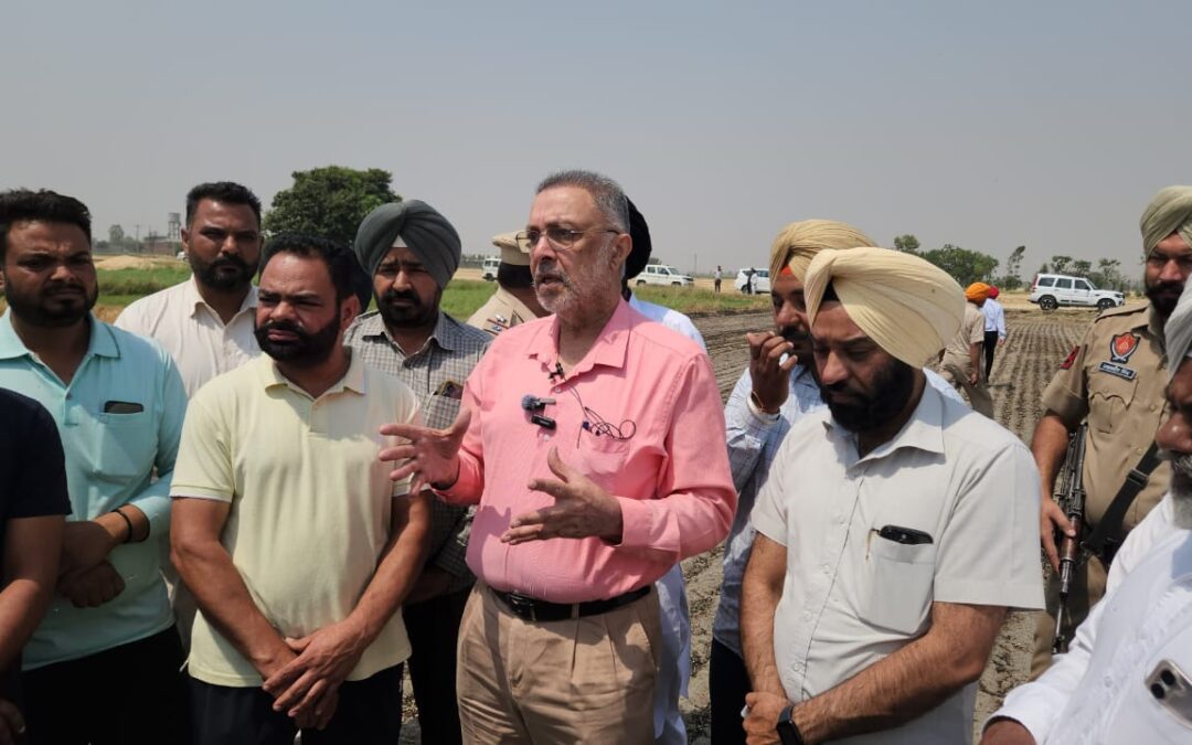 ਮੰਤਰੀ ਵੱਲੋਂ ਕਿਸਾਨਾਂ ਦੀ ਤੂੜੀ ਦੇ ਹੋਏ ਨੁਕਸਾਨ ਦੀ ਭਰਪਾਈ ਆਪਣੀ ਤਨਖ਼ਾਹ ਵਿੱਚੋਂ ਕਰਨ ਦਾ ਵਾਅਦਾ