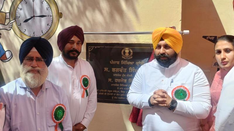 ਹਰਜੋਤ ਸਿੰਘ ਬੈਂਸ ਵੱਲੋਂ ਸ੍ਰੀ ਆਨੰਦਪੁਰ ਸਾਹਿਬ ਦੇ 10 ਸਰਕਾਰੀ ਸਕੂਲਾਂ ਵਿੱਚ 76.6 ਲੱਖ ਰੁਪਏ ਦੀ ਲਾਗਤ ਨਾਲ ਵਿਕਾਸ ਪ੍ਰੋਜੈਕਟਾਂ ਦਾ ਉਦਘਾਟਨ