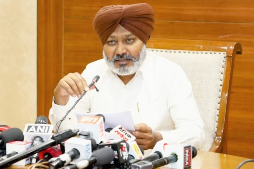 ਬਾਜਵਾ ਨੂੰ ਜ਼ਿੰਮੇਵਾਰ ਵਿਰੋਧੀ ਧਿਰ ਦੇ ਆਗੂ ਦੀ ਭੂਮਿਕਾ ਨਿਭਾਉਣੀ ਚਾਹੀਦੀ ਹੈ : ਹਰਪਾਲ ਸਿੰਘ ਚੀਮਾ