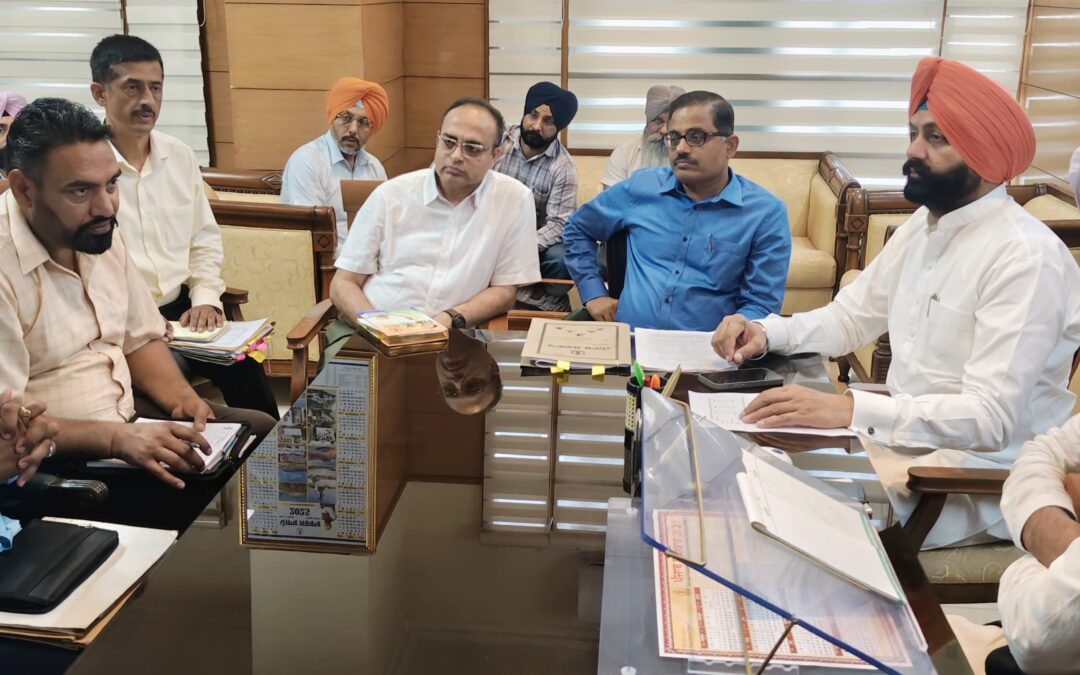 ਵਿੱਤ ਮੰਤਰੀ ਹਰਪਾਲ ਸਿੰਘ ਚੀਮਾ ਵੱਲੋਂ ਪੰਜਾਬ ਰੋਡਵੇਜ ਪਨਬੱਸ/ਪੀ.ਆਰ.ਟੀ.ਸੀ ਕੰਟਰੈਕਟ ਵਰਕਰਜ਼ ਯੂਨੀਅਨ ਨਾਲ ਮੀਟਿੰਗ