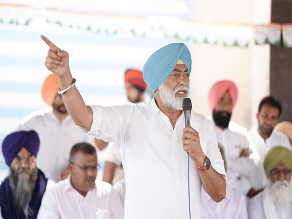 ਮੈਂ ‘ਆਪ’ ਦੀ ਝੂਠੀ ‘ਸਿੱਖਿਆ ਕ੍ਰਾਂਤੀ’ ਅਤੇ ਬੇਤੁਕੀ ਨੀਂਹ ਪੱਥਰ ਲਾਉਣ ਦੀ ਮੁਹਿੰਮ ਦੀ ਨਿੰਦਾ ਕਰਦਾ ਹਾਂ – ਖਹਿਰਾ