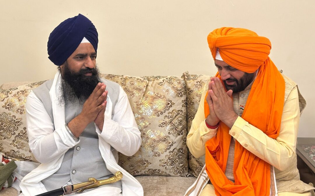 ਹਰਿਆਣਾ ਦੇ ਮੁੱਖ ਮੰਤਰੀ ਨੇ ਜਥੇਦਾਰ ਕੁਲਦੀਪ ਸਿੰਘ ਗੜਗੱਜ ਨਾਲ ਕੀਤੀ ਮੁਲਾਕਾਤ