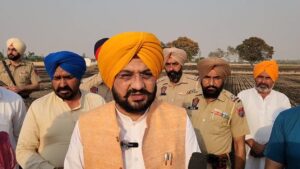 ਕੈਬਨਿਟ ਮੰਤਰੀ ਤਰੁਣਪ੍ਰੀਤ ਸੌਂਧ ਨਾਭਾ ਦੇ ਪਿੰਡ ਕੈਦੂਪੁਰ ਦੇ ਖੇਤਾਂ ਵਿੱਚ ਲੱਗੀ ਅੱਗ ਦਾ ਜਾਇਜ਼ਾ ਲੈਣ ਪਹੁੰਚੇ