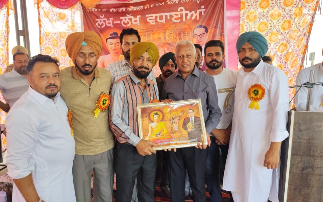 ਕੈਬਨਿਟ ਮੰਤਰੀ ਬਰਿੰਦਰ ਕੁਮਾਰ ਗੋਇਲ ਨੇ ਭਾਸ਼ਣ ਅਤੇ ਲਿਖਾਈ ਮੁਕਾਬਲਿਆਂ ਦੇ ਜੇਤੂ ਵਿਦਿਆਰਥੀ ਸਨਮਾਨੇ
