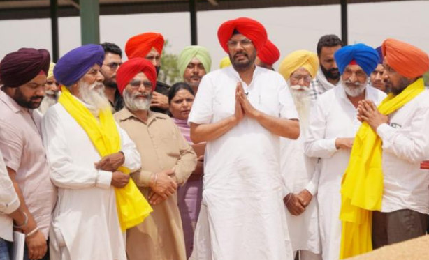 ਧਾਲੀਵਾਲ ਵੱਲੋਂ ਅਜਨਾਲਾ ਹਲਕੇ ਵਿੱਚ ਕਣਕ ਦੀ ਖਰੀਦ ਦਾ ਜਾਇਜ਼ਾ ਲੈਣ ਲਈ ਮੰਡੀਆਂ ਦਾ ਦੌਰਾ