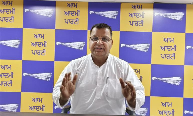 ‘ਆਪ’ ਦੀ ਤਿੱਖੀ ਪ੍ਰਤੀਕਿਰਿਆ- ਪ੍ਰਤਾਪ ਬਾਜਵਾ  ਪੰਜਾਬ ਪੁਲਿਸ ਖਿਲਾਫ ਕੀਤੀ ਸ਼ਰਮਨਾਕ ਟਿੱਪਣੀ ਲਈ ਬਿਨਾਂ ਦੇਰੀ ਮੰਗਣ ਮੁਆਫੀ