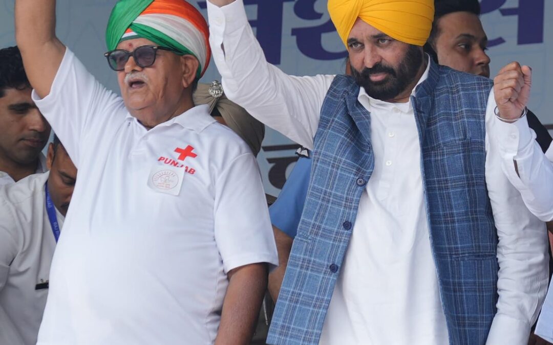 ਮਾਨ ਨੇ ਚੰਡੀਗੜ੍ਹ ਵਿਖੇ ਇਤਿਹਾਸਕ ਪਦਯਾਤਰਾ ਵਿੱਚ ਪੰਜਾਬ ਨੂੰ ਨਸ਼ਾ ਮੁਕਤ ਕਰਨ ਦਾ ਹਲਫ਼ ਲਿਆ