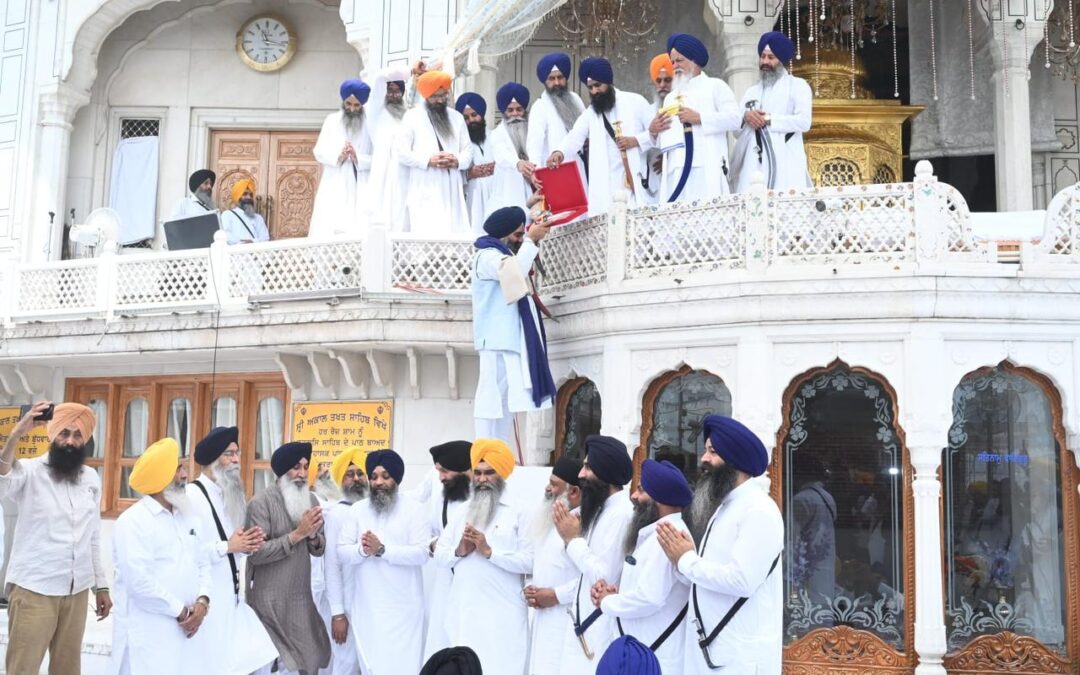 ਗਿਆਨੀ ਹਰਪਾਲ ਸਿੰਘ ਤੇ ਗੁਰਪੁਰਵਾਸੀ ਗਿਆਨੀ ਮਲਕੀਤ ਸਿੰਘ ਨੂੰ ਸ੍ਰੀ ਅਕਾਲ ਤਖ਼ਤ ਸਾਹਿਬ ਤੋਂ ਕੀਤਾ ਗਿਆ ਸਨਮਾਨਿਤ