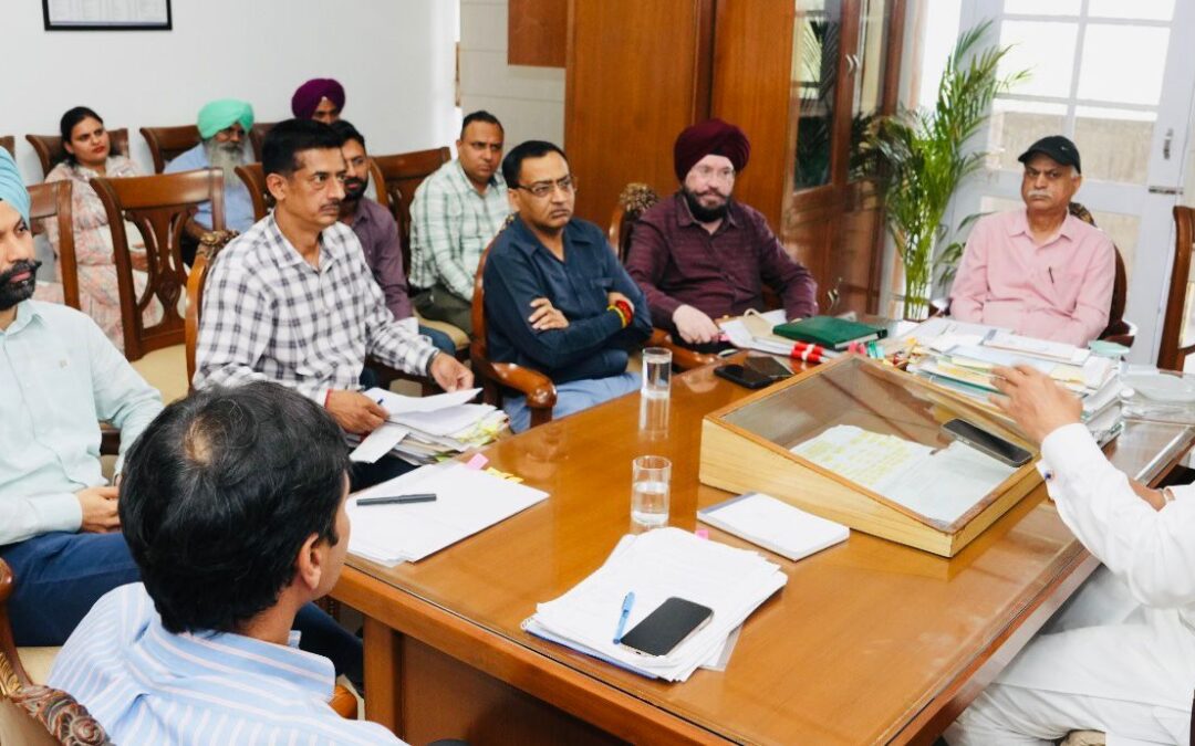 ਪੰਜਾਬ ਸਰਕਾਰ ਪਨਬੱਸ ਵਿੱਚ ਕੰਟਰੈਕਟ ‘ਤੇ ਕੰਮ ਕਰਦੇ ਕਰਮਚਾਰੀਆਂ ਨੂੰ ਪੱਕੇ ਅਤੇ ਆਊਟਸੋਰਸ ਨੂੰ ਕੰਟਰੈਕਟ ‘ਤੇ ਕਰਨ ਲਈ ਯਤਨਸ਼ੀਲ: ਲਾਲਜੀਤ ਸਿੰਘ ਭੁੱਲਰ