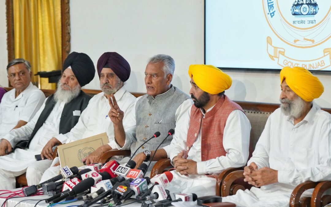 ਮੁੱਖ ਮੰਤਰੀ ਦੀ ਅਗਵਾਈ ਵਿੱਚ ਸਾਰੀਆਂ ਸਿਆਸੀ ਪਾਰਟੀਆਂ ਨੇ ਪੰਜਾਬ ਦੇ ਪਾਣੀਆਂ ਨੂੰ ਬਚਾਉਣ ਲਈ ਇਕਜੁੱਟਤਾ ਦੀ ਵਿਲੱਖਣ ਮਿਸਾਲ ਕਾਇਮ ਕੀਤੀ