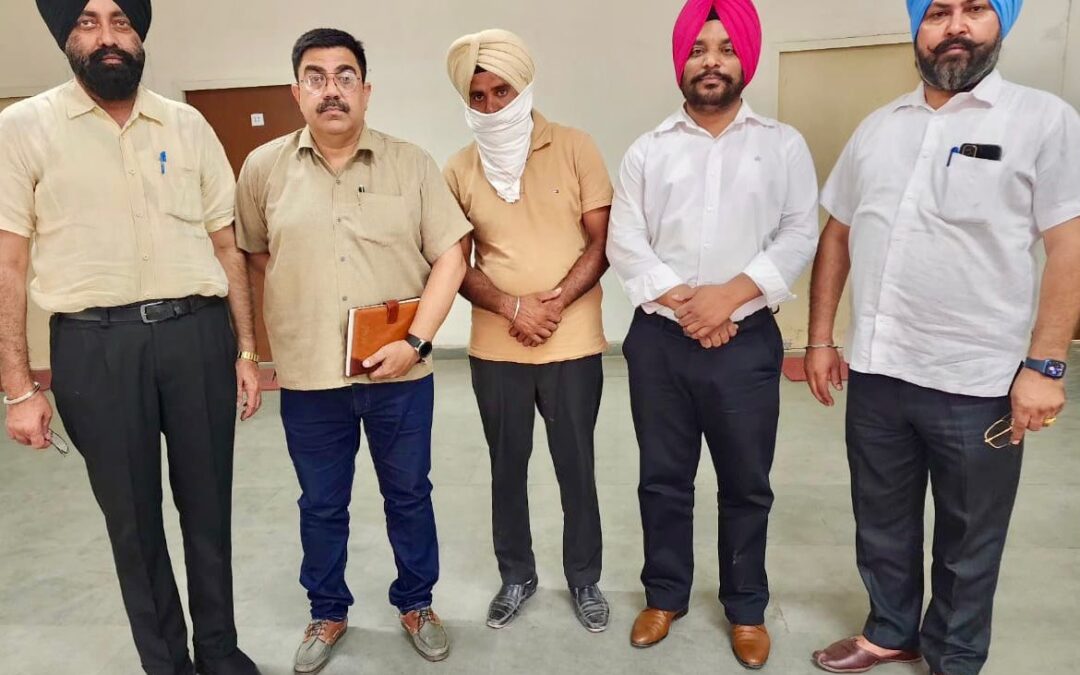 ਭ੍ਰਿਸ਼ਟਾਚਾਰ ਵਿਰੁੱਧ ਜ਼ੀਰੋ ਸਹਿਣਸ਼ੀਲਤਾ : 15000 ਰੁਪਏ ਲੈਣ ਦੇ ਦੋਸ਼ ਹੇਠ ਵਿਜੀਲੈਂਸ ਬਿਊਰੋ ਵੱਲੋਂ ਪੀ.ਐਸ.ਪੀ.ਸੀ.ਐਲ. ਦਾ ਲਾਈਨਮੈਨ ਗ੍ਰਿਫ਼ਤਾਰ
