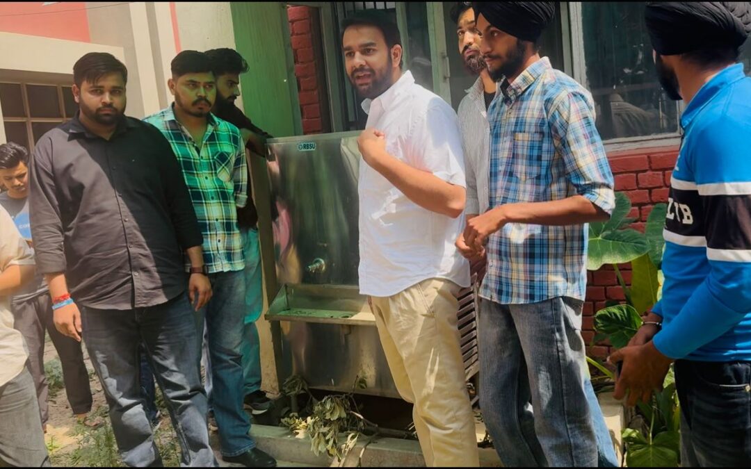 ਵਿਸ਼ਾ: ਸਰਕਾਰੀ ਕਾਲਜ ਮੋਹਾਲੀ ਦੇ ਦੌਰੇ ’ਚ ਨਿਕਲੀ ਸਿੱਖਿਆ ਵਿਭਾਗ ਦੀ ਨਾਕਾਮੀ, ਪੰਜਾਬ ਦੇ ਕਾਲਜਾਂ ਦੀ ਹਕੀਕਤ ਹੋਈ ਬੇਨਕਾਬ