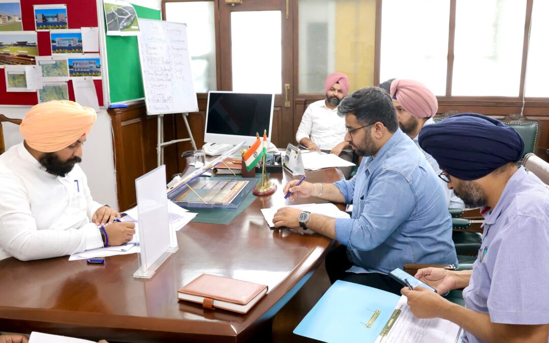 ਹਰਜੋਤ ਬੈਂਸ ਵੱਲੋਂ 14 ਕਰੋੜ ਰੁਪਏ ਦੀ ਲਾਗਤ ਵਾਲੇ ਹੜ੍ਹ ਸੁਰੱਖਿਆ ਪ੍ਰੋਜੈਕਟਾਂ ਨੂੰ ਜੂਨ ਦੇ ਅੰਤ ਤੱਕ ਮੁਕੰਮਲ ਕਰਨ ਦੇ ਆਦੇਸ਼