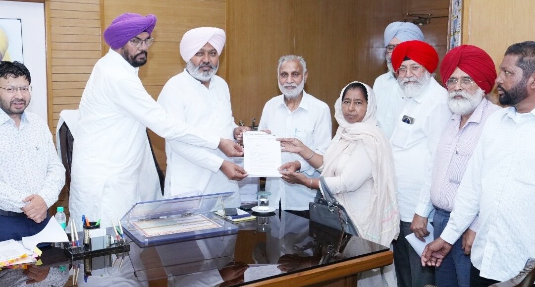 ਪੰਜਾਬ ਕੈਬਨਿਟ ਸਬ-ਕਮੇਟੀ ਵੱਲੋਂ 12 ਮੁਲਾਜ਼ਮ ਯੂਨੀਅਨਾਂ ਨਾਲ ਮੀਟਿੰਗਾਂ, ਜਾਇਜ਼ ਮੰਗਾਂ ‘ਤੇ ਜਲਦੀ ਕਾਰਵਾਈ ਦਾ ਦਿੱਤਾ ਭਰੋਸਾ