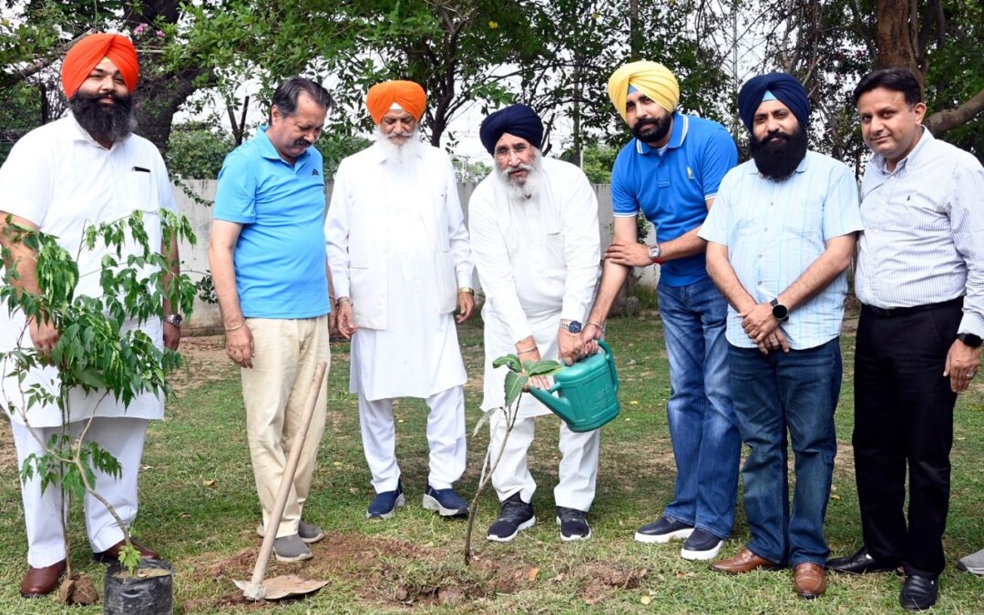 ਅਕਾਲੀ ਦਲ ਨੇ ਸ੍ਰੀ ਅਕਾਲ ਤਖ਼ਤ ਸਾਹਿਬ ਦੇ ਹੁਕਮ ਅਨੁਸਾਰ ਰੁੱਖ਼ ਲਾਓ ਮੁਹਿੰਮ ਸ਼ੁਰੂ ਕੀਤੀ