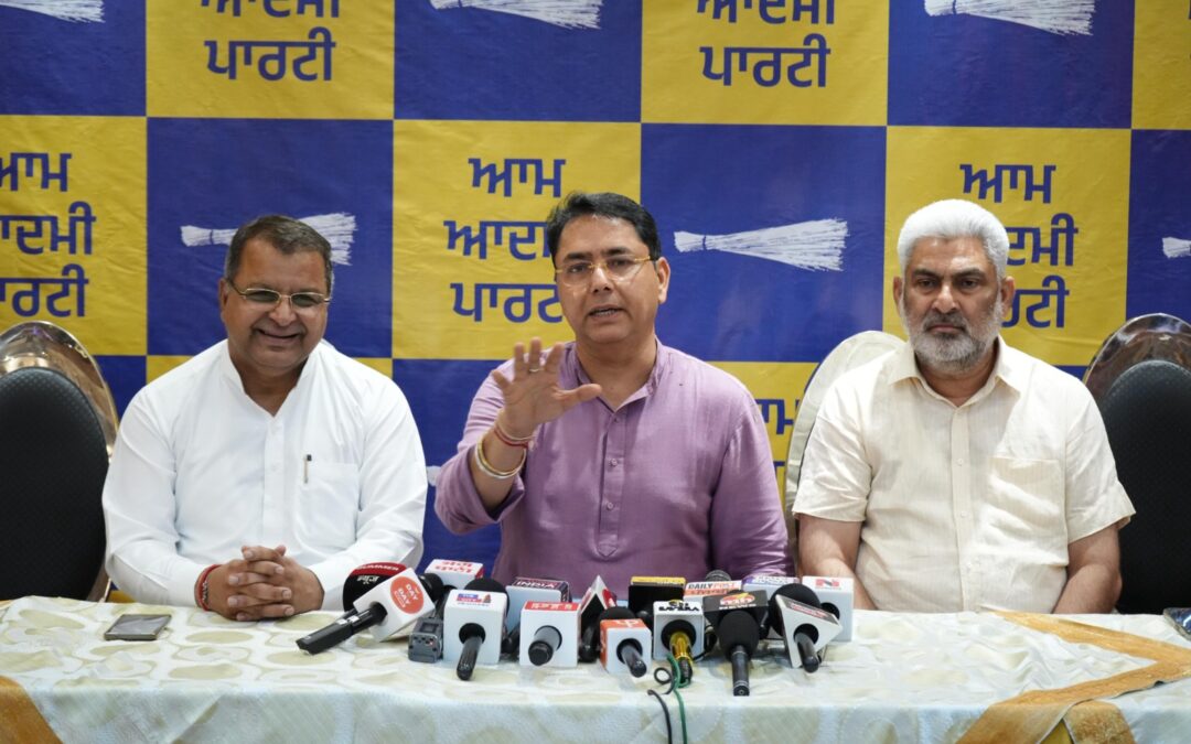 ਅਮਨ ਅਰੋੜਾ ਨੇ ਸੁਨੀਲ ਜਾਖੜ ਦੀ ਚੁਣੌਤੀ ਕੀਤੀ ਸਵੀਕਾਰ , ਕਿਹਾ: “ਦਿਨ, ਤਰੀਕ ਅਤੇ ਜਗ੍ਹਾ ਤੈਅ ਕਰੋ, ਮੈਂ ਤਿਆਰ ਹਾਂ