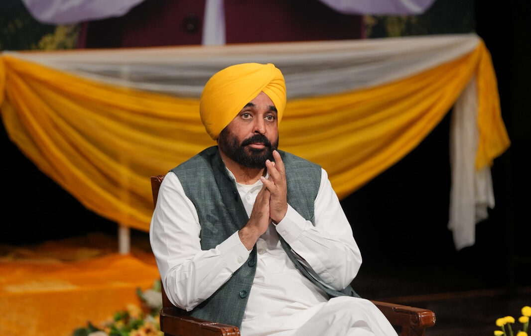 ਮੁੱਖ ਮੰਤਰੀ ਦਾ ਜੰਗਲਾਤ ਵਿਭਾਗ ਦੇ ਠੇਕੇ ਵਾਲੇ 942 ਮੁਲਾਜ਼ਮਾਂ ਨੂੰ ਵੱਡਾ ਤੋਹਫ਼ਾ; ਸੇਵਾਵਾਂ ਪੱਕੀਆਂ ਕਰਨ ਦੇ ਨਿਯੁਕਤੀ ਪੱਤਰ ਸੌਂਪੇ