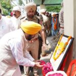 ਮੁੱਖ ਮੰਤਰੀ ਨੇ ਹਜ਼ਾਰਾਂ ਹੋਰ ਲੋਕਾਂ ਨਾਲ ਮਿਲ ਕੇ ਮੈਰਾਥਨ ਦੌੜਾਕ ਫੌਜਾ ਸਿੰਘ ਨੂੰ ਦਿੱਤੀ ਅੰਤਿਮ ਵਿਦਾਈ