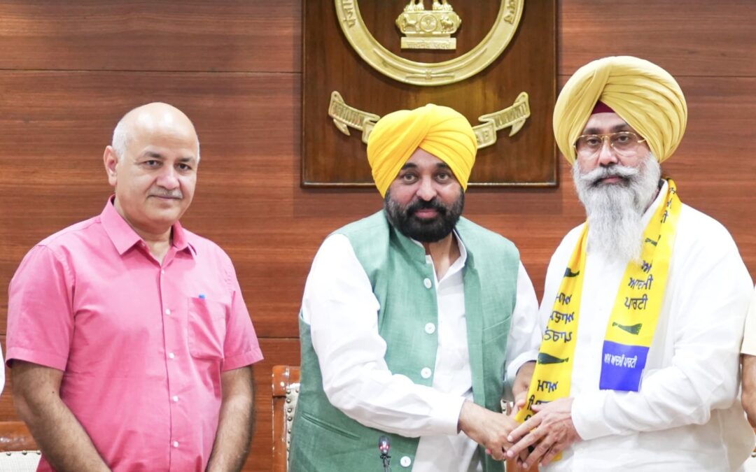 ਅਕਾਲੀ ਦਲ ਨੂੰ ਵੱਡਾ ਝਟਕਾ: ਮਾਝੇ ਦੇ ਸੀਨੀਅਰ ਅਕਾਲੀ ਆਗੂ ਹਰਮੀਤ ਸਿੰਘ ਸੰਧੂ ਆਪਣੇ ਸਾਥੀਆਂ ਸਮੇਤ ‘ਆਪ’ ਵਿੱਚ ਸ਼ਾਮਲ
