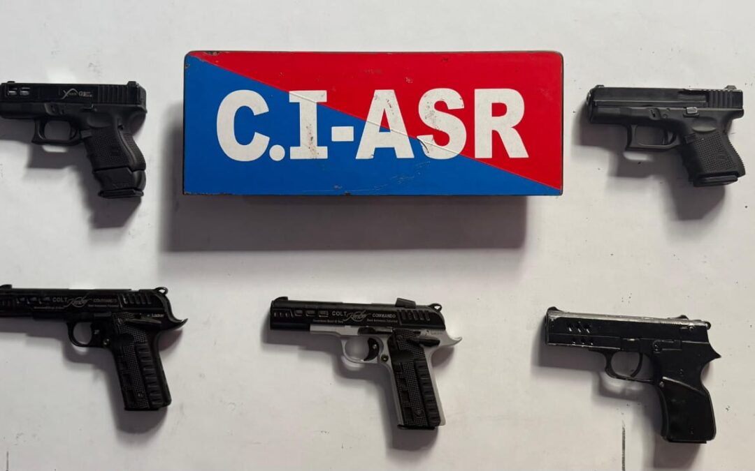 ਅੰਮ੍ਰਿਤਸਰ ਵਿੱਚ ਪਾਕਿਸਤਾਨੀ ਤਸਕਰ ਦਾ ਗੁਰਗਾ ਪੰਜ ਆਧੁਨਿਕ ਪਿਸਤੌਲਾਂ ਸਮੇਤ ਕਾਬੂ