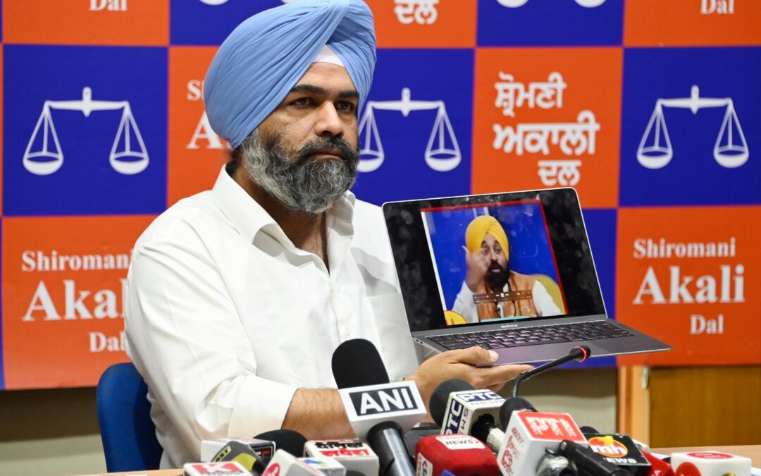 ਅਕਾਲੀ ਦਲ ਵੱਲੋਂ ਮਨਪ੍ਰੀਤ ਇਯਾਲੀ ਨੂੰ ਚੁਣੌਤੀ, ਕਿਹਾ ਕਿ ਇਯਾਲੀ ਇਸ ਗੱਲ ਦਾ ਖੰਡਨ ਕਰਨ ਕਿ ਉਹਨਾਂ ਨੇ ਲੁਧਿਆਣਾ ਵਿਚ ਲੈਂਡ ਪੂਲਿੰਗ ਸਕੀਮ ਵਿਚੋਂ ਆਪਣੀ ਜ਼ਮੀਨ ਨਹੀਂ ਕੱਢਵਾਈ