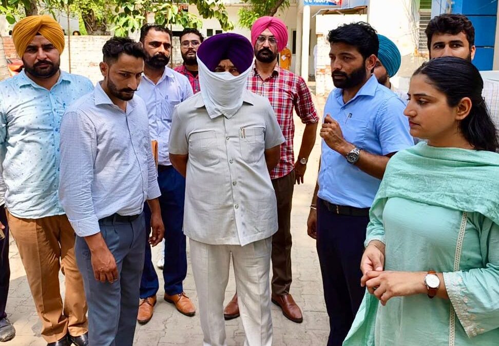 ਭ੍ਰਿਸ਼ਟਾਚਾਰ ਵਿਰੁੱਧ ਮੁਹਿੰਮ: ਇੱਕ ਲੱਖ ਰੁਪਏ ਰਿਸ਼ਵਤ ਲੈਂਦੇ ਡੀ.ਐਸ.ਪੀ. ਦੇ ਰੀਡਰ ਨੂੰ ਵਿਜੀਲੈਂਸ ਬਿਊਰੋ ਨੇ ਕੀਤਾ ਰੰਗੇ ਹੱਥੀਂ ਕਾਬੂ