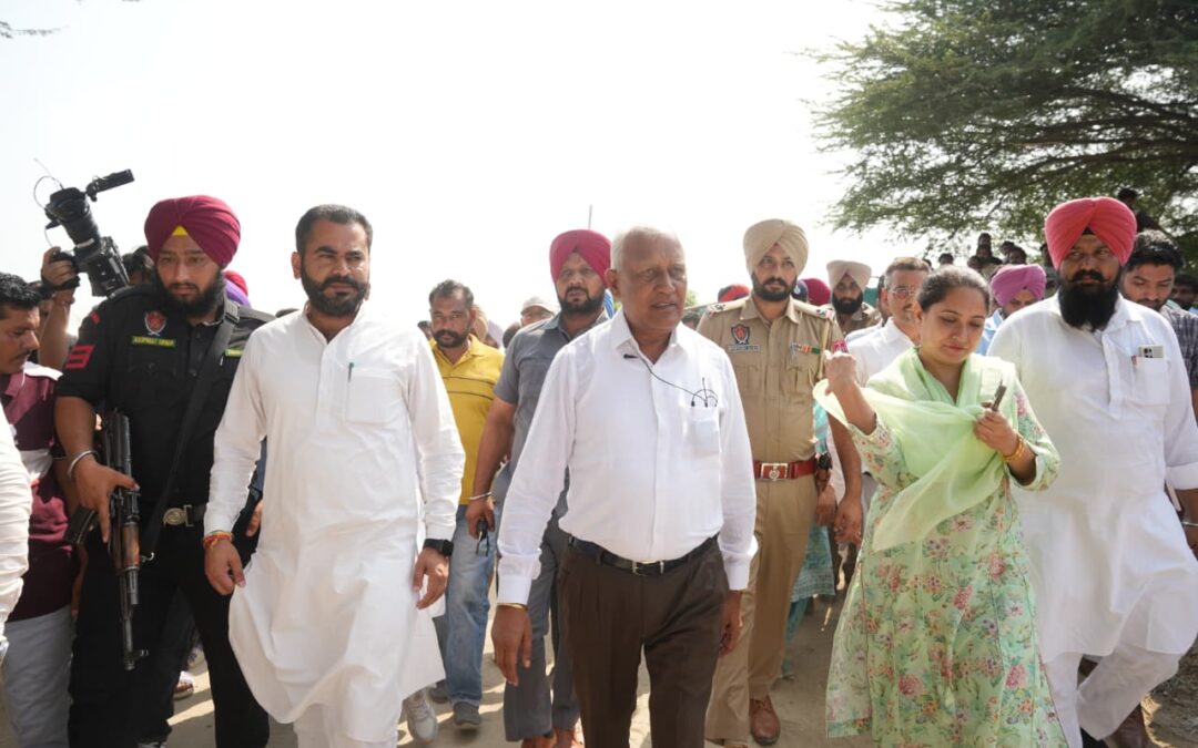 ਕੈਬਨਿਟ ਮੰਤਰੀ ਬਰਿੰਦਰ ਕੁਮਾਰ ਗੋਇਲ ਅਤੇ ਤਰੁਨਪ੍ਰੀਤ ਸਿੰਘ ਸੌਂਦ ਵੱਲੋਂ ਜ਼ਿਲ੍ਹਾ ਫ਼ਾਜ਼ਿਲਕਾ ਦੇ ਸਰਹੱਦੀ ਪਿੰਡਾਂ ਦਾ ਦੌਰਾ