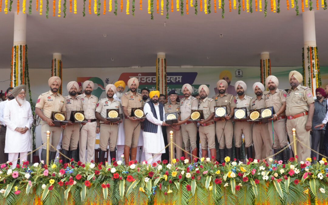 ਮੁੱਖ ਮੰਤਰੀ ਵੱਲੋਂ 26 ਪ੍ਰਸਿੱਧ ਸ਼ਖ਼ਸੀਅਤਾਂ ਦਾ ਸਟੇਟ ਐਵਾਰਡ ਨਾਲ ਸਨਮਾਨ