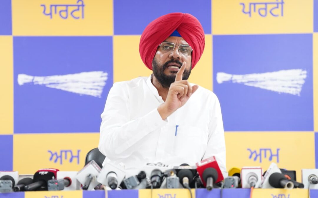 ਕੇਂਦਰ ਸਰਕਾਰ 10 ਲੱਖ ਗ਼ਰੀਬਾਂ ਦੇ ਰਾਸ਼ਨ ਕਾਰਡ ਖੋਹਣਾ ਚਾਹੁੰਦੀ ਹੈ – ਕੁਲਦੀਪ ਧਾਲੀਵਾਲ