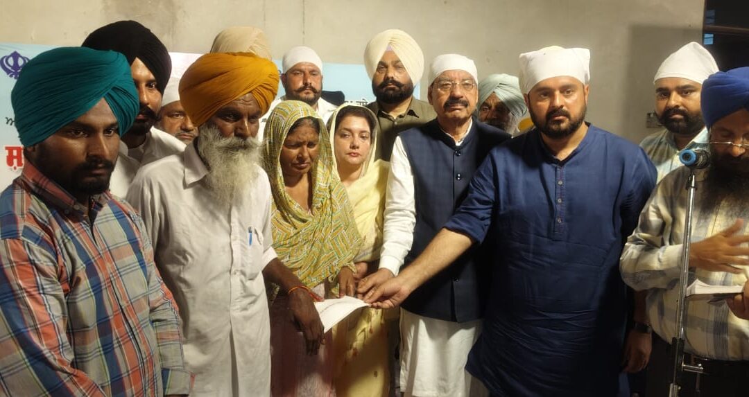 ਸ਼ਹੀਦ ਹਰਮਿੰਦਰ ਸਿੰਘ ਨਮਿਤ ਅੰਤਿਮ ਅਰਦਾਸ ਮੌਕੇ ਕੈਬਨਿਟ ਮੰਤਰੀ ਮੋਹਿੰਦਰ ਭਗਤ ਵੱਲੋ ਸ਼ਰਧਾ ਦੇ ਫੁੱਲ ਭੇਟ