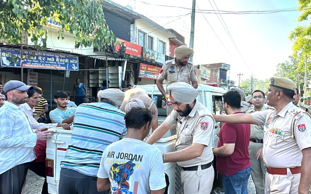 ਪੰਜਾਬ ਪੁਲਿਸ, ਐਨਡੀਆਰਐਫ, ਐਸਡੀਆਰਐਫ ਅਤੇ ਭਾਰਤੀ ਫੌਜ ਦੀਆਂ ਟੀਮਾਂ ਹੜ੍ਹ ਪ੍ਰਭਾਵਿਤ ਇਲਾਕਿਆਂ ਵਿੱਚ ਮਿਲ ਕੇ ਕੰਮ ਕਰ ਰਹੀਆਂ; 7600 ਤੋਂ ਵੱਧ ਲੋਕਾਂ ਨੂੰ ਸੁਰੱਖਿਅਤ ਬਾਹਰ ਕੱਢਿਆ
