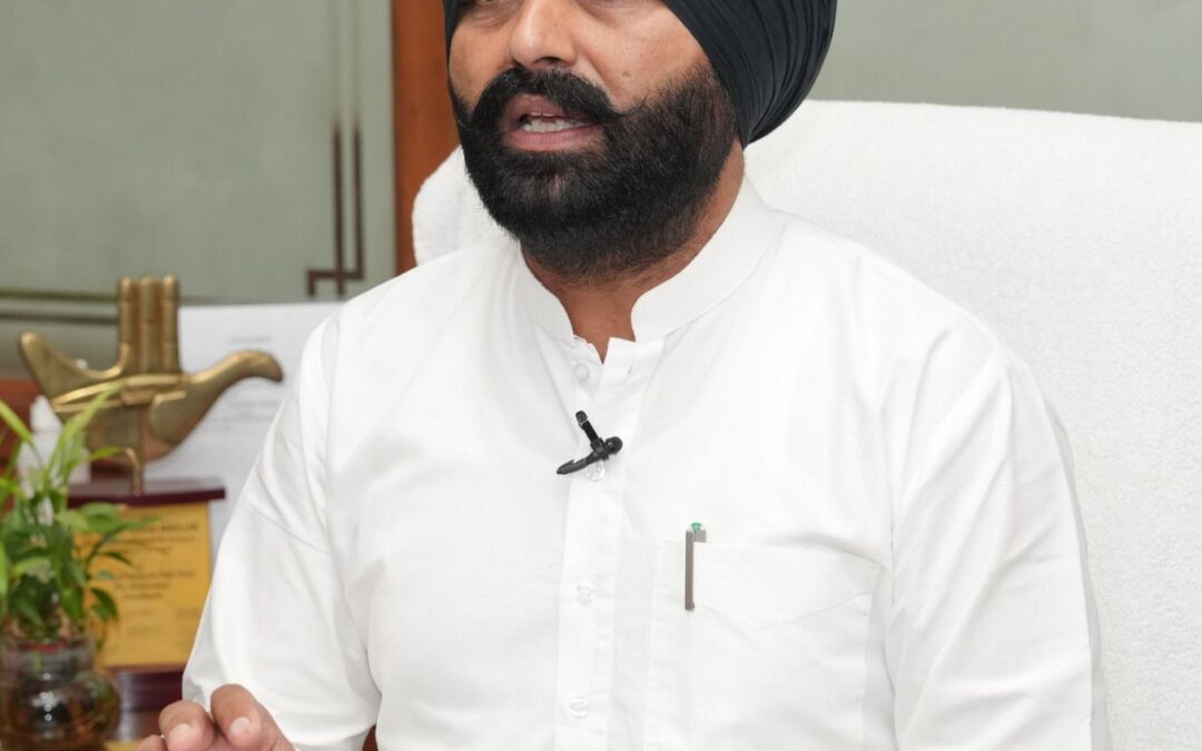 ਲਾਲਜੀਤ ਭੁੱਲਰ ਦੇ ਭਰੋਸੇ ਉਪਰੰਤ ਟਰਾਂਸਪੋਰਟ ਯੂਨੀਅਨ ਵੱਲੋਂ ਹੜਤਾਲ  ਵਾਪਸ