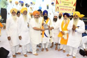 ਕਲਕੱਤਾ ਵਿਖੇ ਸ੍ਰੀ ਗੁਰੂ ਤੇਗ਼ ਬਹਾਦਰ ਜੀ ਦੇ ਸ਼ਹੀਦੀ ਸਾਕੇ ਦੀ 350 ਸਾਲਾ ਸ਼ਤਾਬਦੀ ਸਬੰਧੀ ਵਿਸ਼ਾਲ ਗੁਰਮਤਿ ਸਮਾਗਮ ’ਚ ਜਥੇਦਾਰ ਗੜਗੱਜ ਨੇ ਕੀਤੀ ਸ਼ਮੂਲੀਅਤ