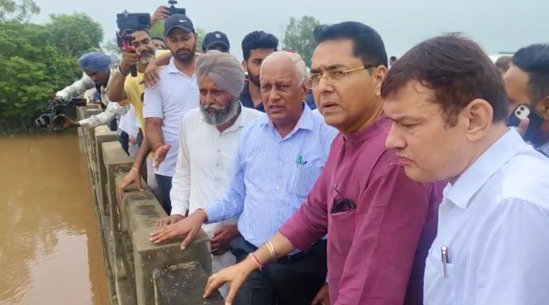 ਹੜਾਂ ਦੀ ਮਾਰ ਹੇਠਲੇ ਖੇਤਰਾਂ ਵਿੱਚ ਲੋਕਾਂ ਦੀ ਜਾਨ ਪੰਜਾਬ ਸਰਕਾਰ ਲਈ ਸਭ ਤੋਂ ਕੀਮਤੀ